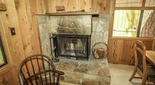 A Big Olympic Getaway 4 Bedroom Apts by RedAwning, Rezerwuj Hotel Big Bear Lake Stany Zjednoczone