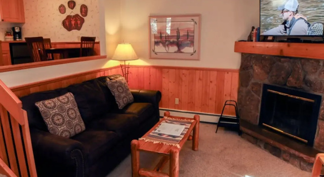 Sunnyside Knoll With Hot Tubs by Rocky Mountain Resorts