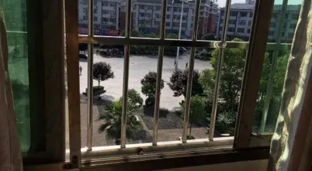 Sunshine Hotel