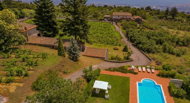 Вилла Le Vignoble Charming Maison