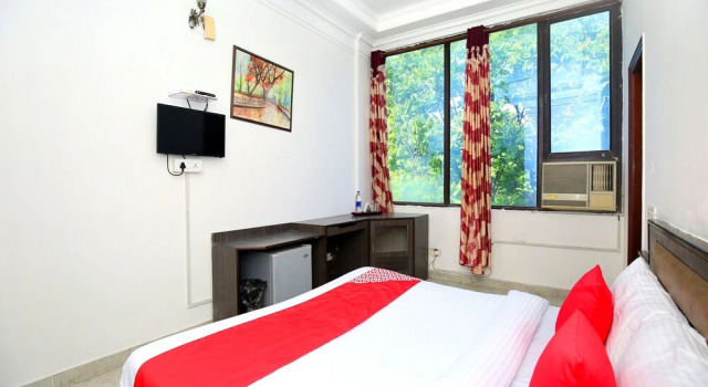 OYO 13139 Hotel Mohali Continental, Varaa Hotelli Hotellit Punjab pysäköinnillä, Pysäköinti