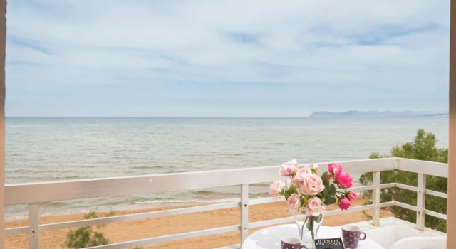 Студия с видом на море Hermes Beach Front