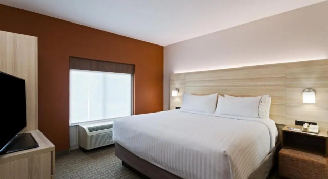 Люкс с 2 комнатами Holiday Inn Express & Suites Tavares by IHG