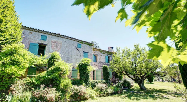 Le Mas Dormant en Provence, Забронировать Отель Отели Файанс с парковкой, Парковка