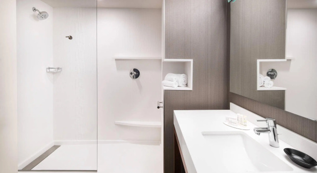 Standardowy czteroosobowy pokój Courtyard by Marriott Pullman