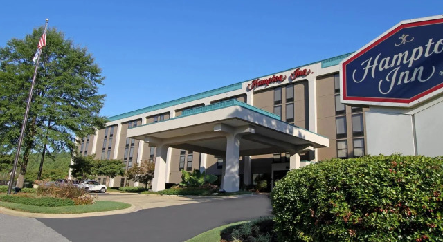 Hampton Inn Birmingham Colonnade, Забронировать Отель Бирмингем штат Алабама, рядом с Church of the Highlands Grandview