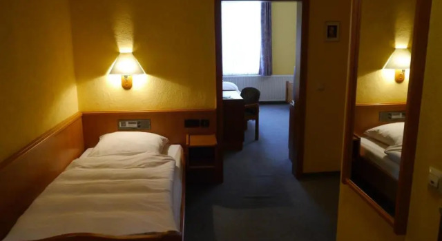 Четырёхместный номер Standard Hotel Deutsche Eiche in Northeim