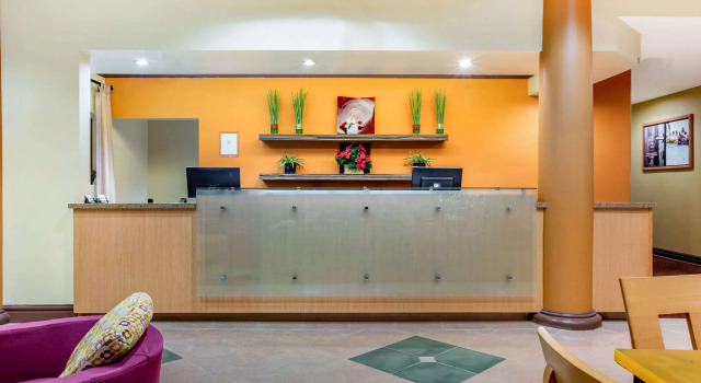 La Quinta Inn & Suites by Wyndham Raleigh Crabtree