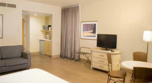 Люкс Holiday Inn Express Monterrey Galerias-San Jeronimo by IHG