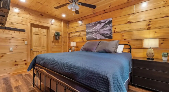 Couples Refuge by Ghosal Luxury Lodging, Забронировать Дом для отпуска Пиджен-Фордж Great Smoky Mountains National Park, рядом с Парк гоночных аттракционов NASCAR SpeedPark Smoky Mountains
