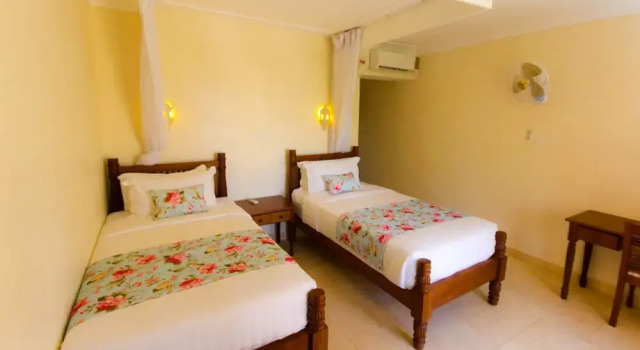 Luxury Private Villas in Diani Beach, Mombasa Kenya, Varaa Villa Hotellit Coast Region uima-altaalla, Uima-allas