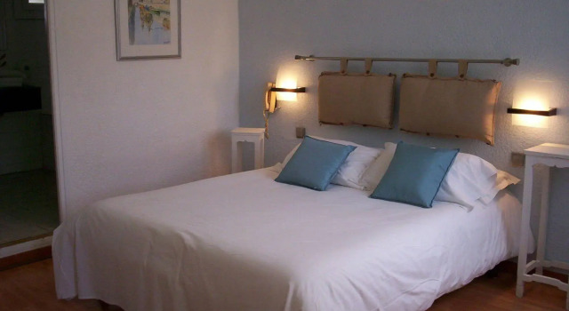 Hotel Le Bon Port, Book Hotel Hotels in Vermillion Coast with a Pool, Swimming Pool