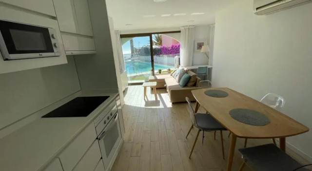 Mar y Playa 1 Seaview Apartment by StayinCanarias, Забронировать Апартаменты/квартира Отели Плайя дель Инглес с бассейном, рядом с Экуменический храм Эль-Сальвадор, Бассейн