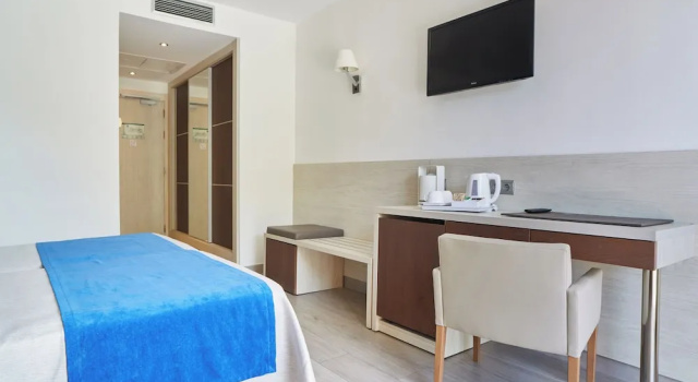 Номер Superior с балконом Invisa Hotel Club Cala Verde