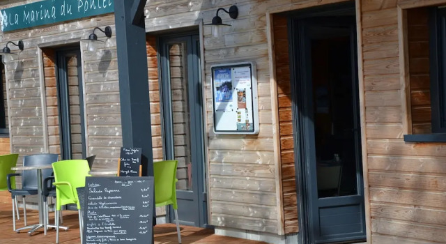 Village Flottant de Pressac, Buchen Sie Hotel Pressac Vienne