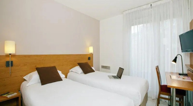 Полулюкс Séjours & Affaires Lyon Park Lane