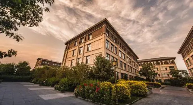 Fisher Island Holiday Hotel, Book Hotel Qinhuangdao Hebei