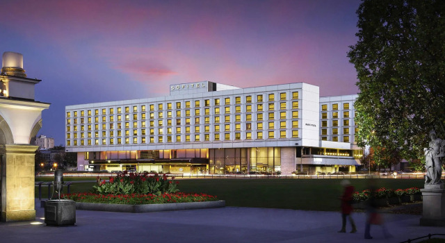 Sofitel Warsaw Victoria, Забронировать Отель Средместье 