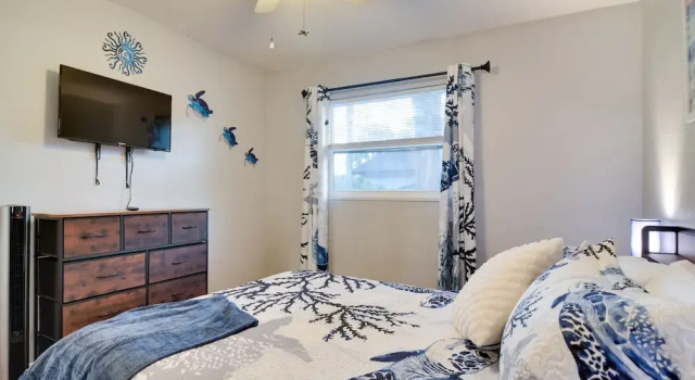 Dog-friendly Largo Apartment w/ Large Shared Yard!, จอง อพาร์ทเมนท์ Largo Pinellas County