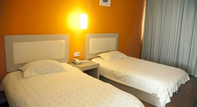 Suez Bus Hotel