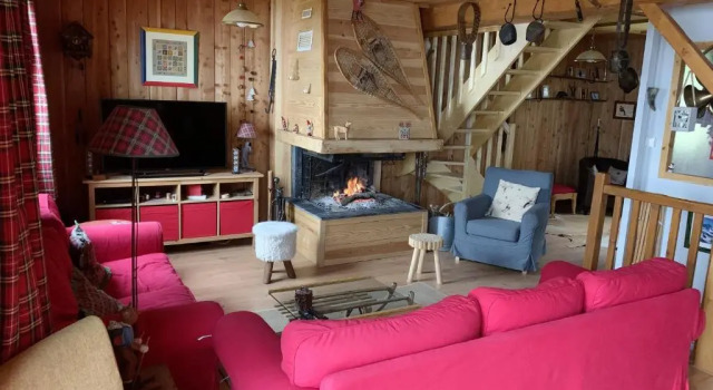 Chalet de 4 chambres avec jardin amenage a Ax les Thermes a 1 km des pistes, Book Chalet Villaer i Ariège, nær Bonascre, Villa