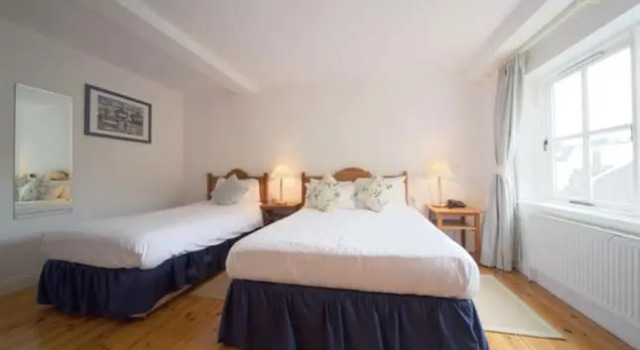 Номер Standard The Waterfront Hotel