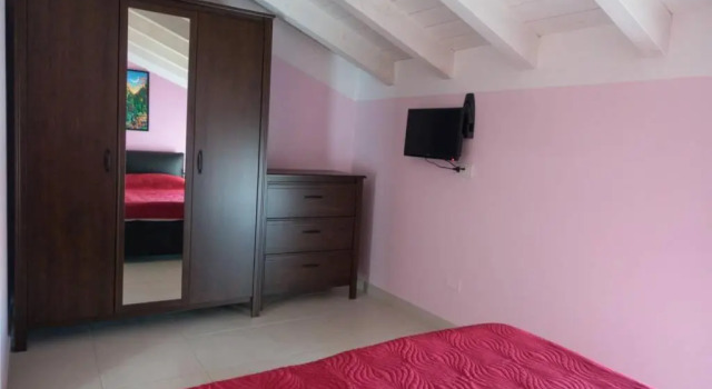 Апартаменты Apartment Viole, cozy attic set in the old town next to the lake