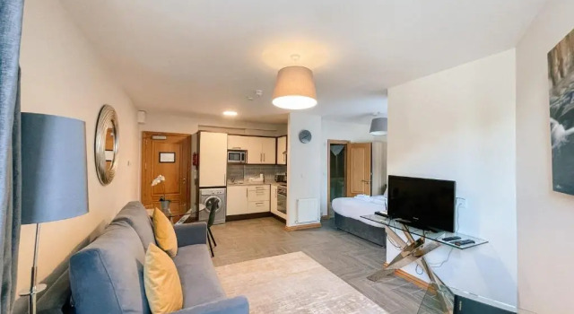 Студия Superior Broc House Suites