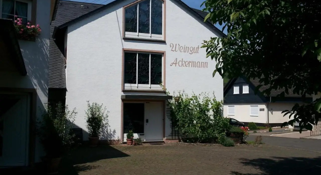 Ferienwohnung Weingut KDM, Забронировать Апартаменты/квартира Отели Трабен-Трарбах с парковкой, Парковка