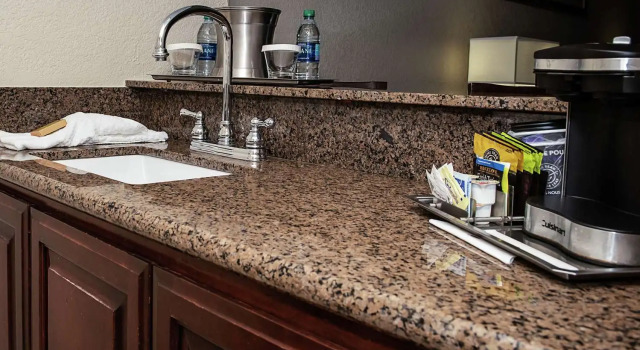 Люкс DoubleTree by Hilton Lafayette