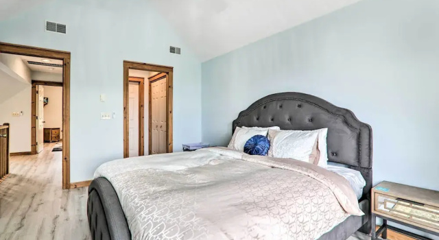 Апартаменты Modern Camelback Mountain Home: 1/2 Mi to Skiing!