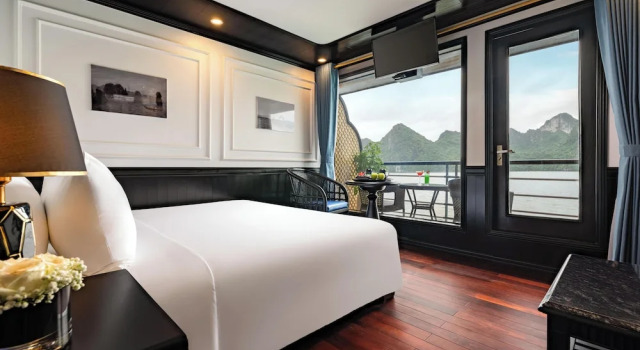 Номер Standard с балконом и с видом на океан La Casta Cruise Luxury Ha Long Bay Experience Private Cabin with Ocean View Balcony and Bathtub
