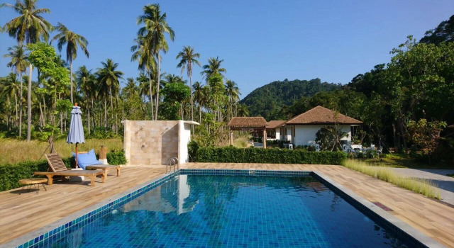 Koh Ngai Paradise Beach Resort