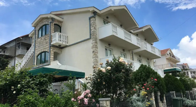 Apartments Bella Vista, Réserver Appartement Radovici Luštica, près de Almara Beach