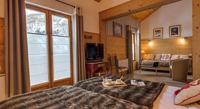 Mountain Lodge in Alps-chez Philippe, Panoramic-Village, Renting, view over Glaciers, Забронировать Отель Отели Ла-Грав 3 звезды, рядом с Гондольный подъемник Гласье де ла Мейж 1, 3*