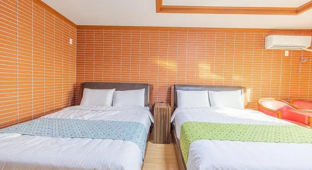 Geoje Rockspa Pension, Забронировать Гостевой дом Отели Кодже с бассейном, Бассейн