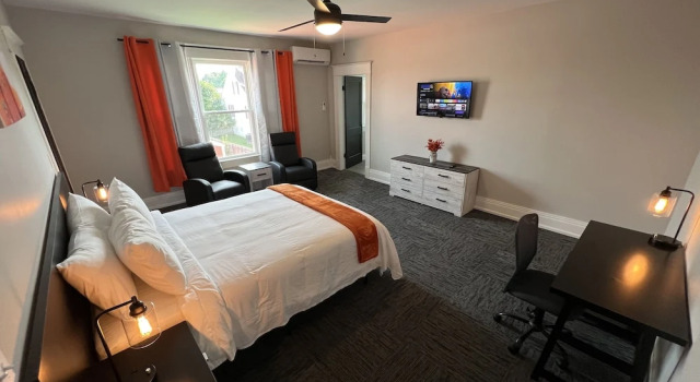 Номер Superior Homestay on Main by Twin Lakes Creamery