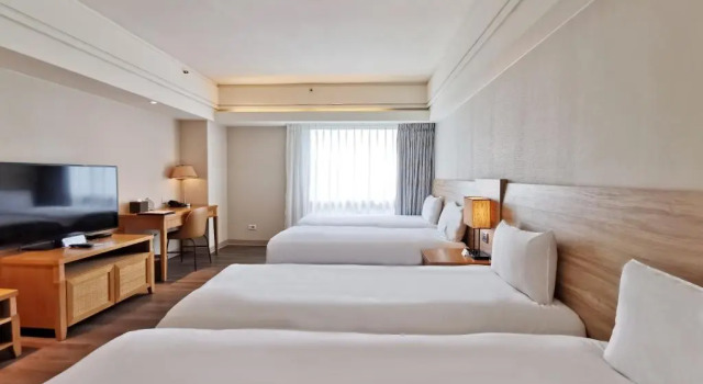 Четырёхместный номер Superior Azure Hotel