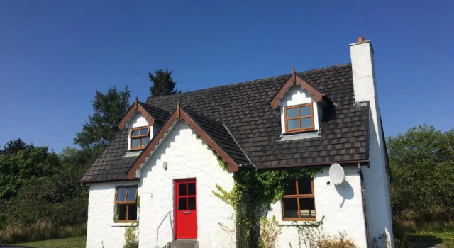 Letterfrack Farm Cottage in village on a farm beside Connemara National Park, Prenota Agriturismo Letterfrack 