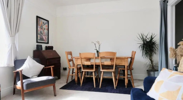 Contemporary 2 Bedroom Flat in Lewes
