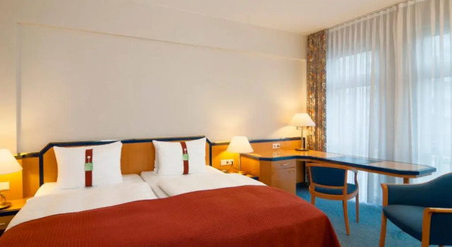 Четырёхместный номер Standard HI Hotel International Hamburg
