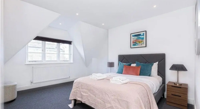 Апартаменты Stylish Three-bed Flat in Marylebone