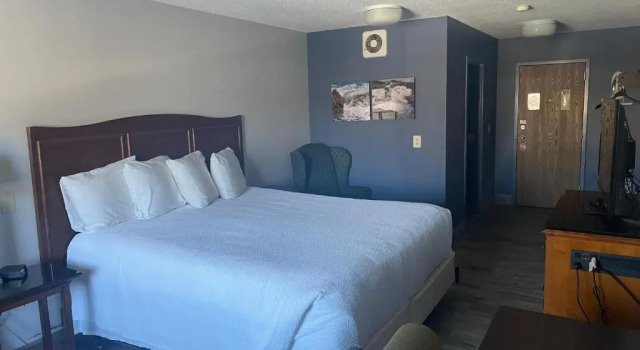 Люкс Deluxe Manistee Inn & Marina