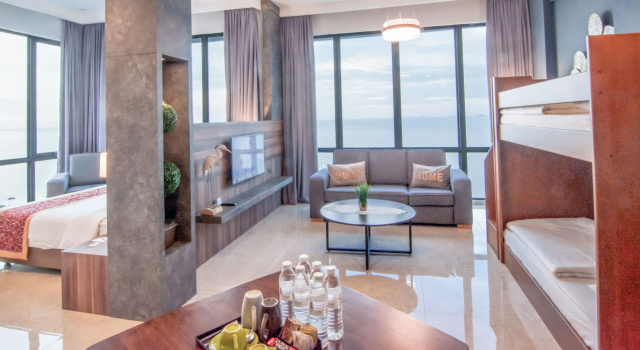 Люкс Premium Supreme Hompton Hotel by the Beach