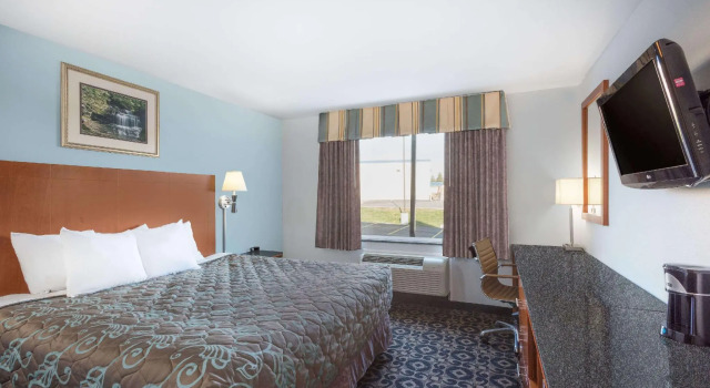 Двухместный номер Standard Days Inn by Wyndham Watertown Fort Drum