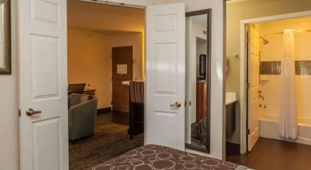 Номер Standard Staybridge Suites Colorado Springs North by IHG