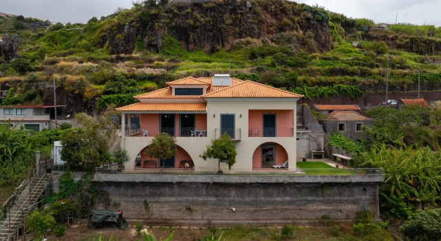 Апартаменты Villa Flor Garden Retreat & Peaceful Stay