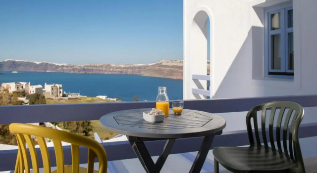 Полулюкс Earino Suites and Villa