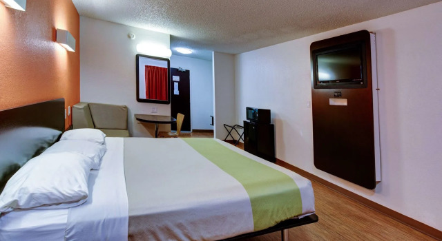 Executive Inn & Suites, Rezervați Mini-hotel Houston Houston