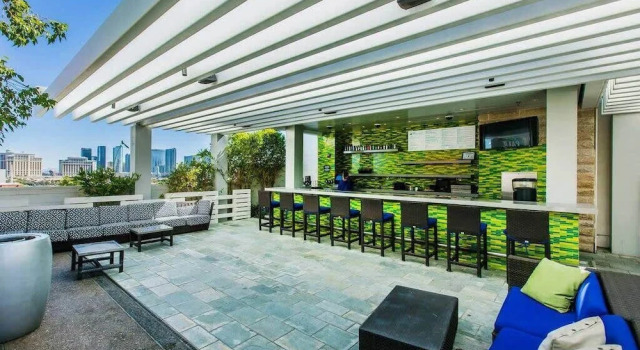 Апартаменты Stylish Palms Mountain View Studio w/ Balcony Access 28309